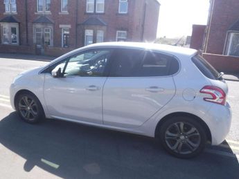 Peugeot 208 1.6 e-HDi Allure Euro 5 (s/s) 5dr