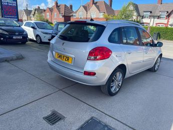 Renault Clio 1.6 VVT Dynamique TomTom Sport Tourer Auto Euro 5 5dr