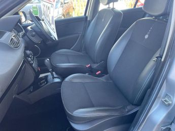 Renault Clio 1.6 VVT Dynamique TomTom Sport Tourer Auto Euro 5 5dr