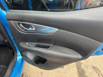 Nissan Qashqai 1.2 DIG-T Tekna XTRON Euro 6 (s/s) 5dr