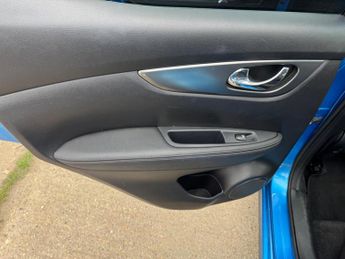 Nissan Qashqai 1.2 DIG-T Tekna XTRON Euro 6 (s/s) 5dr