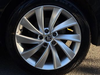 Skoda Superb 2.0 TDI SE L Executive 4WD Euro 6 (s/s) 5dr