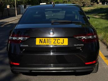 Skoda Superb 2.0 TDI SE L Executive 4WD Euro 6 (s/s) 5dr