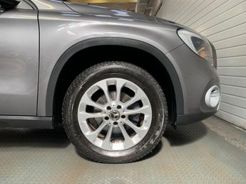 Mercedes-Benz GLA 1.6 GLA200 SE (Executive) 7G-DCT Euro 6 (s/s) 5dr