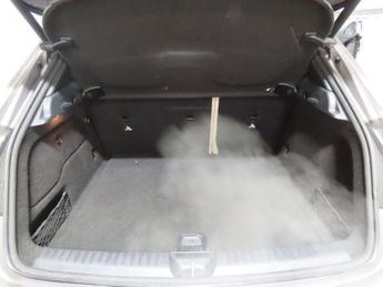 Mercedes-Benz GLA 1.6 GLA200 SE (Executive) 7G-DCT Euro 6 (s/s) 5dr