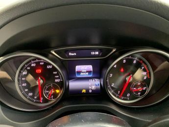 Mercedes-Benz GLA 1.6 GLA200 SE (Executive) 7G-DCT Euro 6 (s/s) 5dr