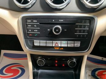 Mercedes-Benz GLA 1.6 GLA200 SE (Executive) 7G-DCT Euro 6 (s/s) 5dr