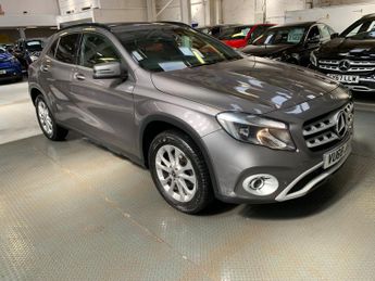 Mercedes-Benz GLA 1.6 GLA200 SE (Executive) 7G-DCT Euro 6 (s/s) 5dr