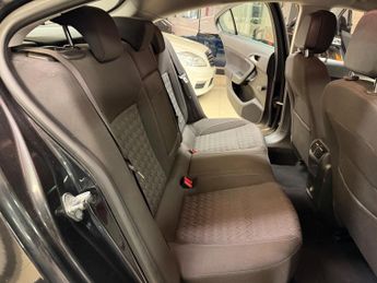 Vauxhall Insignia 2.0 CDTi ecoFLEX Exclusiv Euro 5 (s/s) 5dr