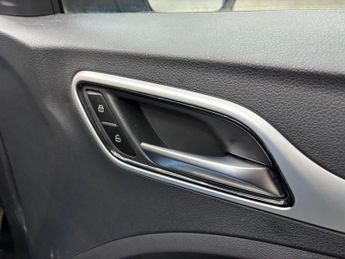 MG MG ZS 51.1kWh Trophy Auto 5dr