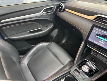 MG MG ZS 51.1kWh Trophy Auto 5dr