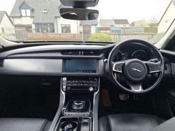 Jaguar XF 2.0d Prestige Auto Euro 6 (s/s) 4dr
