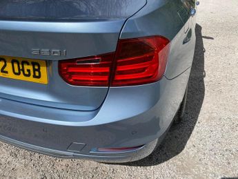BMW 3 Series 2.0 320i Luxury Auto Euro 5 (s/s) 4dr
