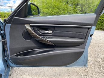 BMW 3 Series 2.0 320i Luxury Auto Euro 5 (s/s) 4dr