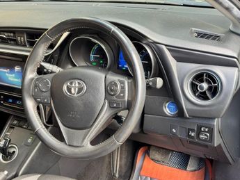 Toyota Auris 1.8 VVT-h Business Edition CVT Euro 6 (s/s) 5dr (Safety Sense)