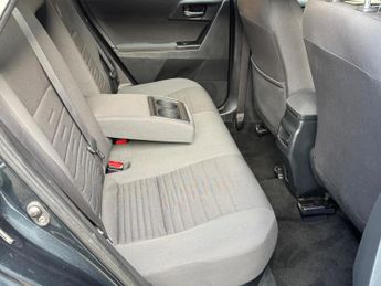 Toyota Auris 1.8 VVT-h Business Edition CVT Euro 6 (s/s) 5dr (Safety Sense)