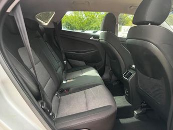 Hyundai TUCSON 1.6 CRDi SE Nav DCT Euro 6 (s/s) 5dr
