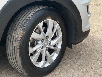 Hyundai TUCSON 1.6 CRDi SE Nav DCT Euro 6 (s/s) 5dr