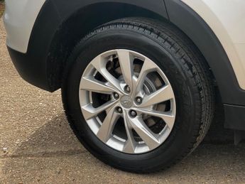 Hyundai TUCSON 1.6 CRDi SE Nav DCT Euro 6 (s/s) 5dr