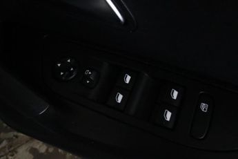 Peugeot E-2008 50kWh Allure Premium + Auto 5dr (7kW Charger)