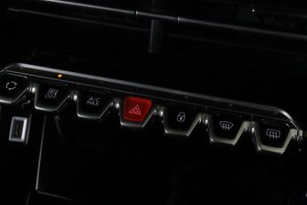 Peugeot E-2008 50kWh Allure Premium + Auto 5dr (7kW Charger)