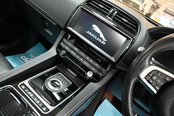JAGUAR F-PACE 2.0 D180 R-Sport SUV 5dr Diesel Auto AWD Euro 6 (s/s) (180 ps) +