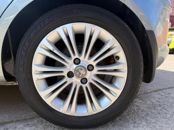 Vauxhall Corsa 1.4 16V SE Auto Euro 5 5dr