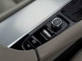 Volvo XC90 2.0 D5 PowerPulse Momentum Pro Auto 4WD Euro 6 (s/s) 5dr