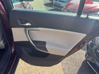 Vauxhall Insignia 2.0 CDTi SE Nav Hatchback 5dr Diesel Auto Euro 5 (160 ps)