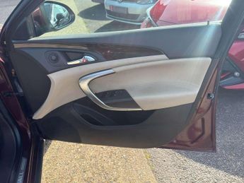 Vauxhall Insignia 2.0 CDTi SE Nav Hatchback 5dr Diesel Auto Euro 5 (160 ps)