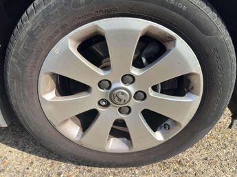 Vauxhall Insignia 2.0 CDTi SE Nav Hatchback 5dr Diesel Auto Euro 5 (160 ps)