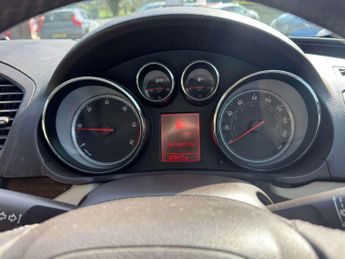 Vauxhall Insignia 2.0 CDTi SE Nav Hatchback 5dr Diesel Auto Euro 5 (160 ps)