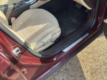 Vauxhall Insignia 2.0 CDTi SE Nav Hatchback 5dr Diesel Auto Euro 5 (160 ps)