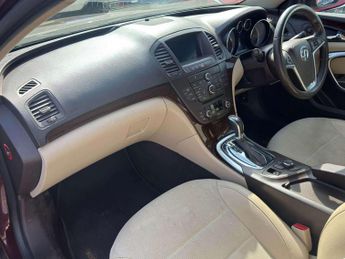 Vauxhall Insignia 2.0 CDTi SE Nav Hatchback 5dr Diesel Auto Euro 5 (160 ps)