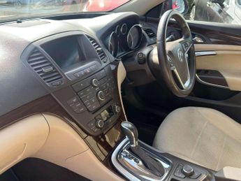 Vauxhall Insignia 2.0 CDTi SE Nav Hatchback 5dr Diesel Auto Euro 5 (160 ps)