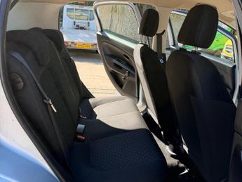 Fiat Grande Punto 1.4 Active Hatchback 5dr Petrol Manual Euro 4 (77 bhp)