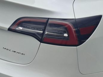 Tesla Model 3 (Dual Motor) Long Range Auto 4WDE 4dr