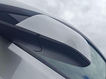 Tesla Model 3 (Dual Motor) Long Range Auto 4WDE 4dr