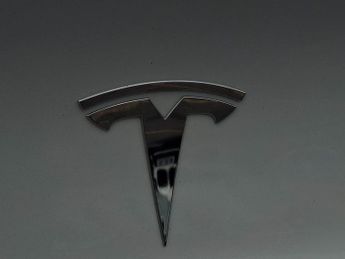 Tesla Model 3 (Dual Motor) Long Range Auto 4WDE 4dr