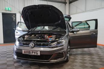 Volkswagen Golf 1.4 TSI 8.7kWh GTE Advance DSG Euro 6 (s/s) 5dr