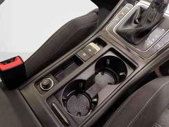 Volkswagen Golf 1.4 TSI 8.7kWh GTE Advance DSG Euro 6 (s/s) 5dr