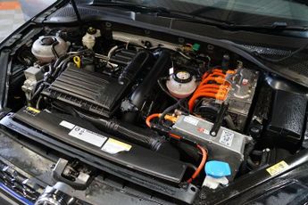 Volkswagen Golf 1.4 TSI 8.7kWh GTE Advance DSG Euro 6 (s/s) 5dr