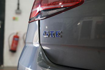 Volkswagen Golf 1.4 TSI 8.7kWh GTE Advance DSG Euro 6 (s/s) 5dr