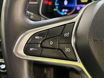 Renault Zoe R110 EV50 52kWh Iconic Hatchback 5dr Electric Auto (Rapid Charge