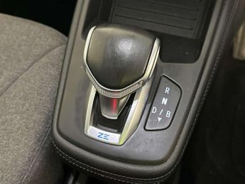 Renault Zoe R110 EV50 52kWh Iconic Hatchback 5dr Electric Auto (Rapid Charge