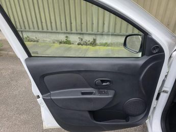Dacia Sandero 1.0 SCe Essential Euro 6 5dr