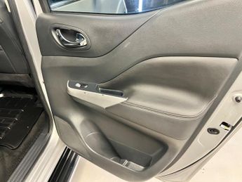 Nissan Navara 2.3 dCi Tekna Auto 4WD Euro 6 4dr