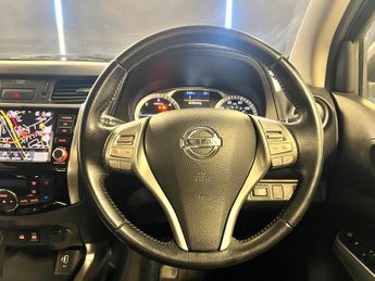 Nissan Navara 2.3 dCi Tekna Auto 4WD Euro 6 4dr