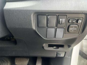 Toyota Prius 1.8 VVT-h T4 CVT Euro 5 (s/s) 5dr