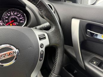 Nissan Qashqai 2.0 dCi Tekna Auto 4WD Euro 5 5dr (AVM)